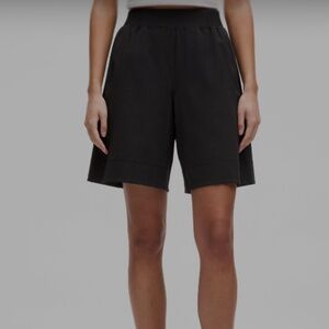 Lululemon Bermuda shorts